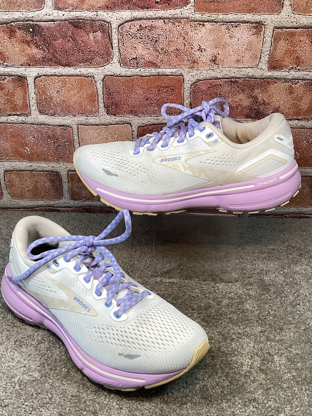 Brooks Ghost 15 women’s running shoes sneakers size 8